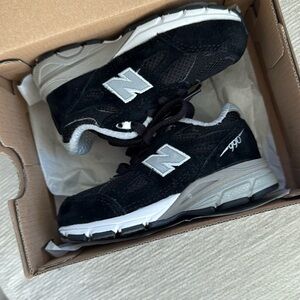 New Balance Black and Gray Sneakers